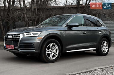Внедорожник / Кроссовер Audi Q5 2018 в 