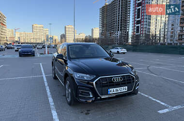Внедорожник / Кроссовер Audi Q5 2022 в 