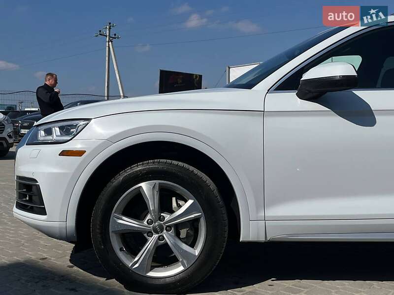 Позашляховик / Кросовер Audi Q5 2019 в Львові