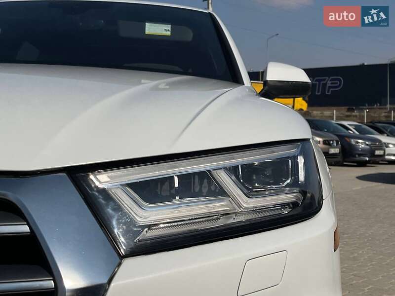Позашляховик / Кросовер Audi Q5 2019 в Львові