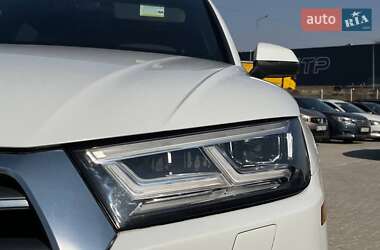 Внедорожник / Кроссовер Audi Q5 2019 в 