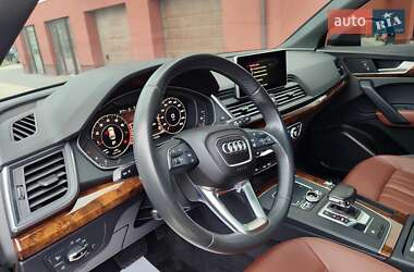 Внедорожник / Кроссовер Audi Q5 2017 в 