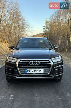 Внедорожник / Кроссовер Audi Q5 2018 в 
