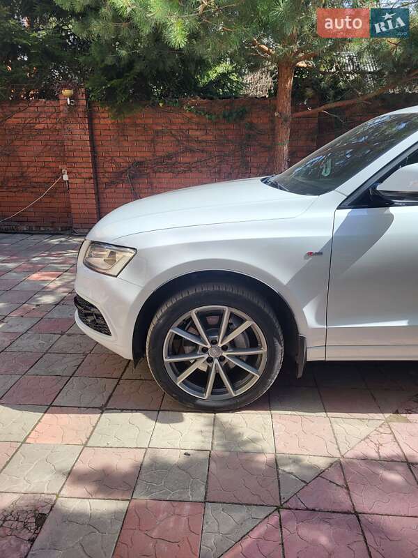 Внедорожник / Кроссовер Audi Q5 2015 в Днепре
