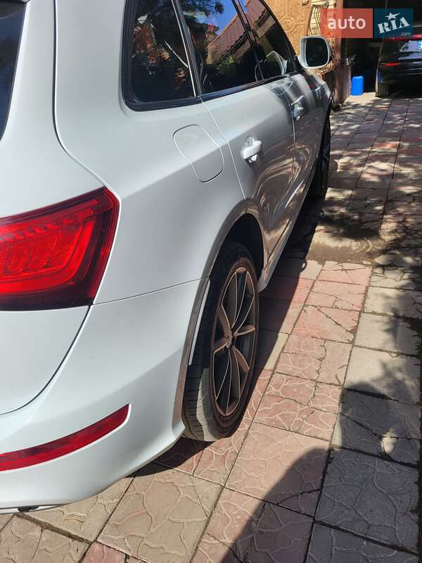 Внедорожник / Кроссовер Audi Q5 2015 в Днепре