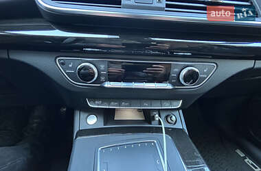 Внедорожник / Кроссовер Audi Q5 2019 в 