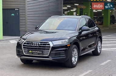 Внедорожник / Кроссовер Audi Q5 2017 в 
