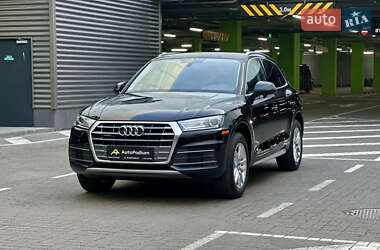 Внедорожник / Кроссовер Audi Q5 2017 в 