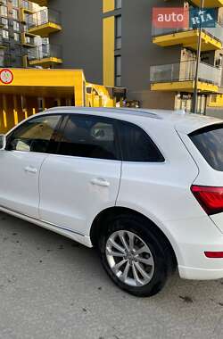 Внедорожник / Кроссовер Audi Q5 2012 в 