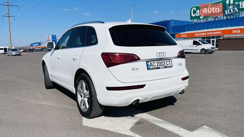 Позашляховик / Кросовер Audi Q5 2011 в Луцьку