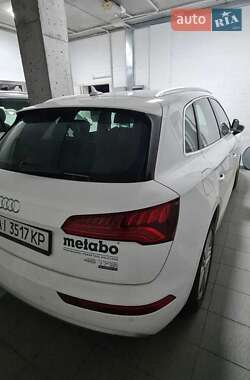 Внедорожник / Кроссовер Audi Q5 2020 в 