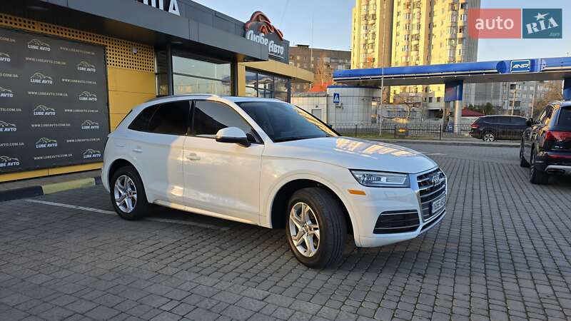 Внедорожник / Кроссовер Audi Q5 2017 в Львове