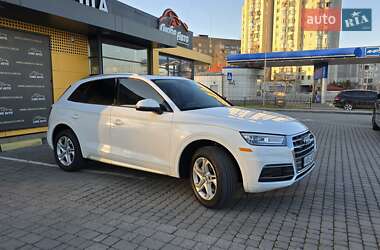 Внедорожник / Кроссовер Audi Q5 2017 в 
