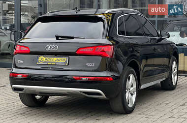 Внедорожник / Кроссовер Audi Q5 2017 в 