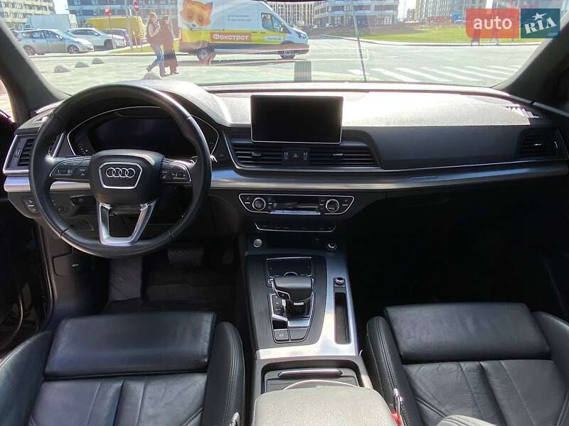Внедорожник / Кроссовер Audi Q5 2020 в Киеве
