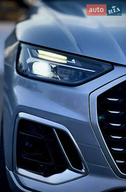 Позашляховик / Кросовер Audi Q5 2021 в 
