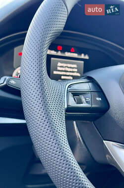 Позашляховик / Кросовер Audi Q5 2021 в 
