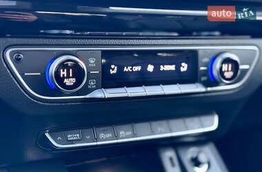 Позашляховик / Кросовер Audi Q5 2021 в 