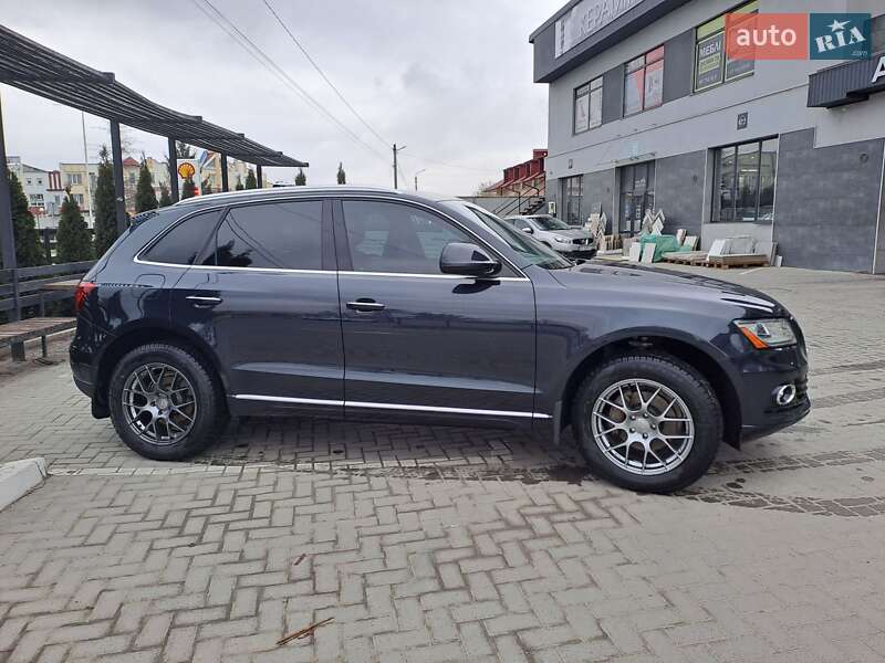 Внедорожник / Кроссовер Audi Q5 2015 в Каменец-Подольском