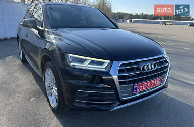 Позашляховик / Кросовер Audi Q5 2018 в 