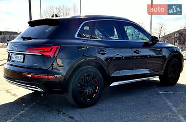 Позашляховик / Кросовер Audi Q5 2021 в 