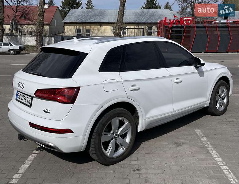 Позашляховик / Кросовер Audi Q5 2017 в Львові