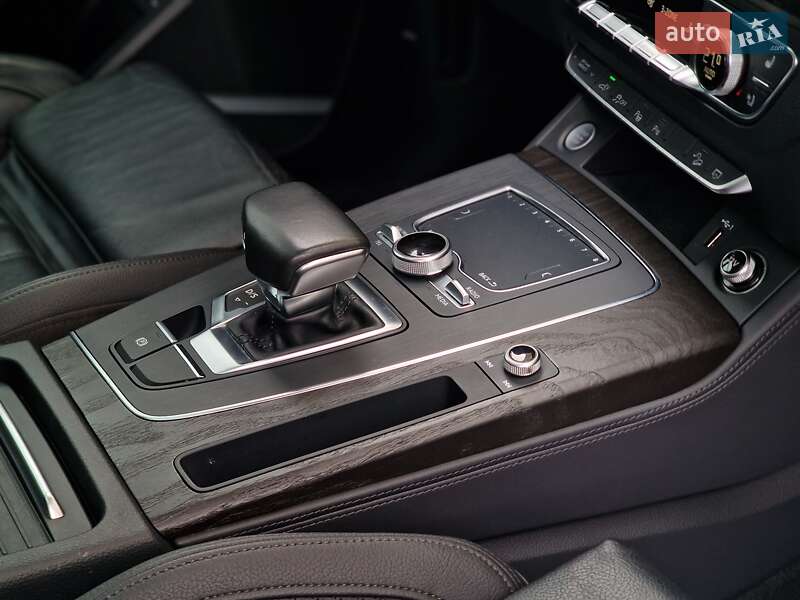 Внедорожник / Кроссовер Audi Q5 2019 в Одессе
