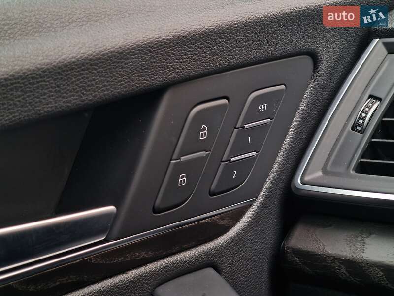 Внедорожник / Кроссовер Audi Q5 2019 в Одессе