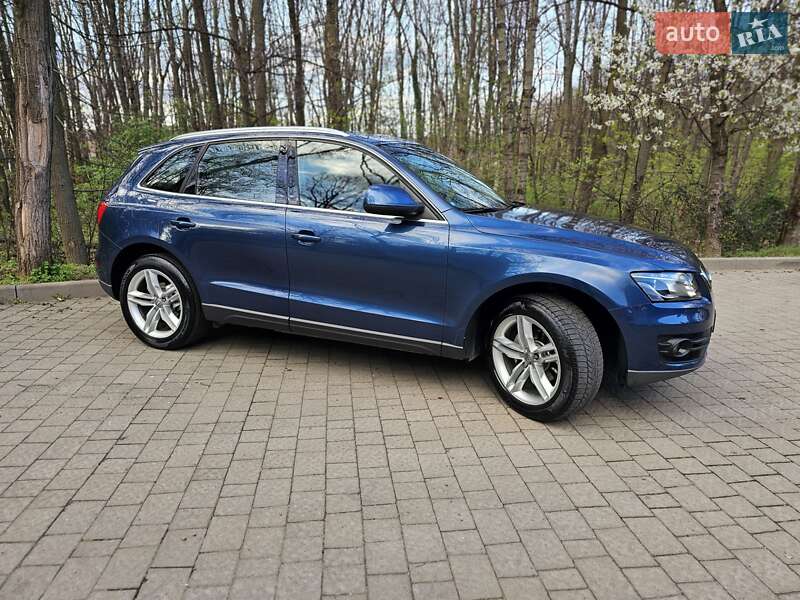 Внедорожник / Кроссовер Audi Q5 2008 в Ужгороде