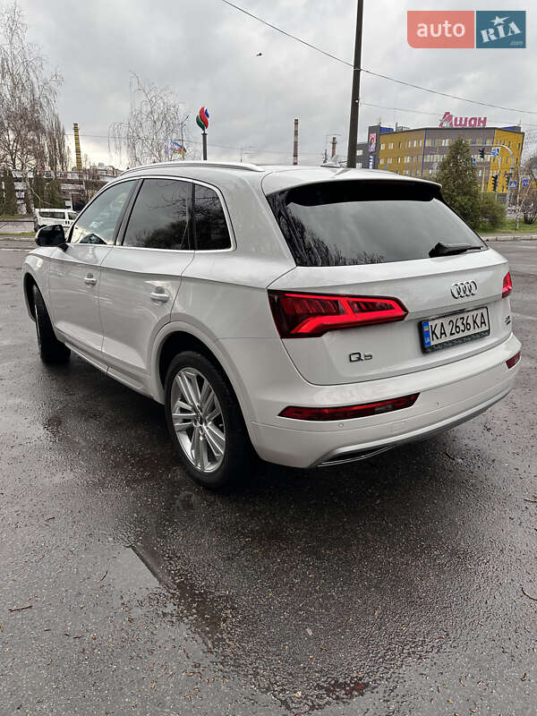 Внедорожник / Кроссовер Audi Q5 2017 в Киеве