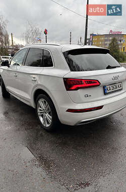 Внедорожник / Кроссовер Audi Q5 2017 в 