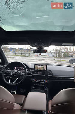 Внедорожник / Кроссовер Audi Q5 2017 в 