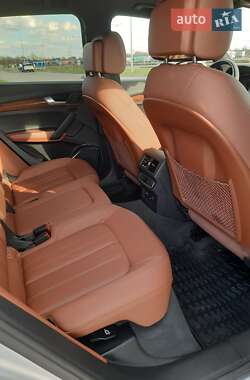 Внедорожник / Кроссовер Audi Q5 2022 в 