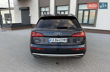Позашляховик / Кросовер Audi Q5 2017 в 