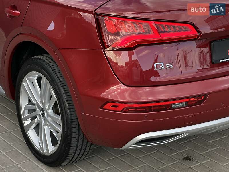 Позашляховик / Кросовер Audi Q5 2017 в Мукачевому