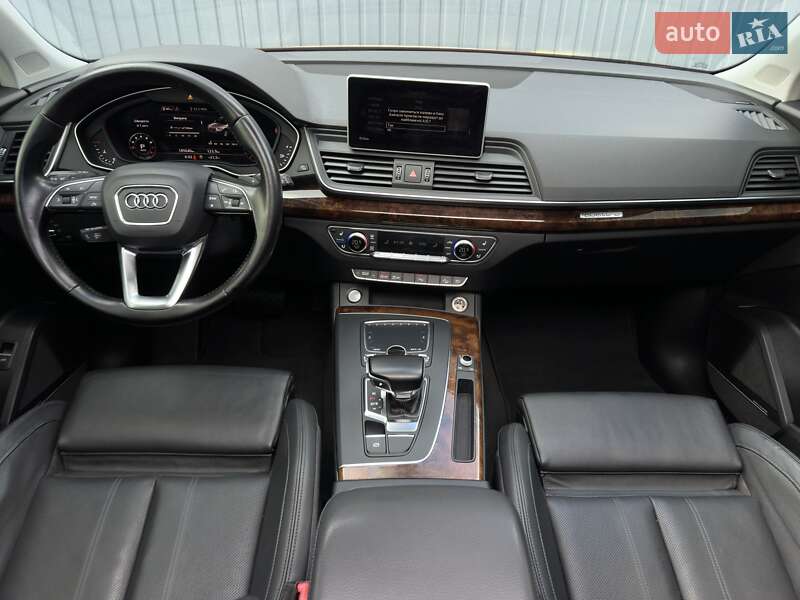 Позашляховик / Кросовер Audi Q5 2017 в Мукачевому