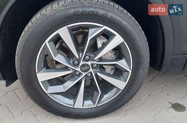 Внедорожник / Кроссовер Audi Q5 2022 в 