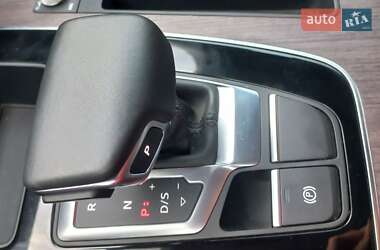 Внедорожник / Кроссовер Audi Q5 2022 в 