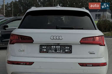 Внедорожник / Кроссовер Audi Q5 2017 в 