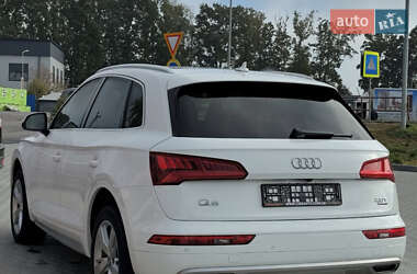 Внедорожник / Кроссовер Audi Q5 2017 в 