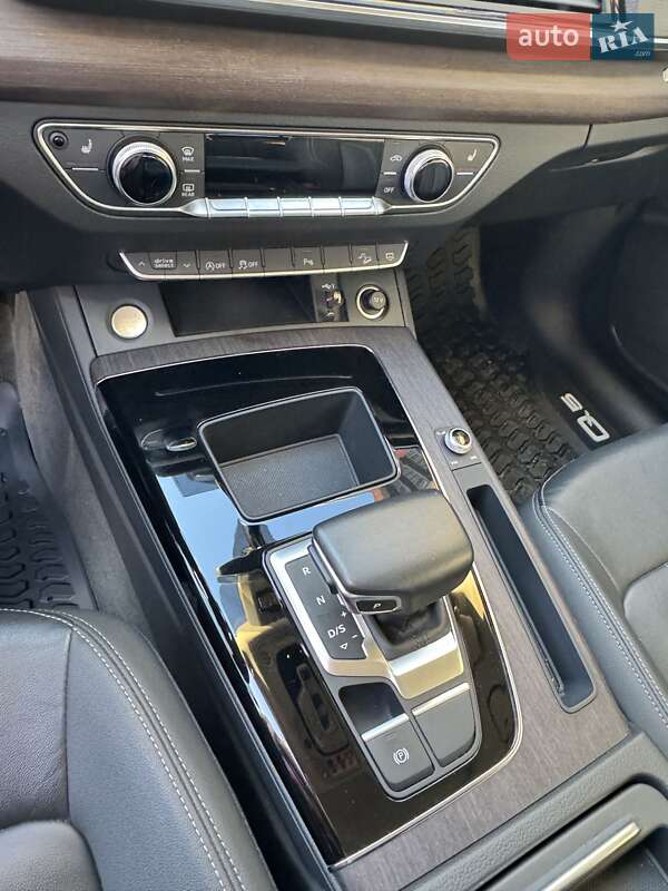 Внедорожник / Кроссовер Audi Q5 2020 в Киеве
