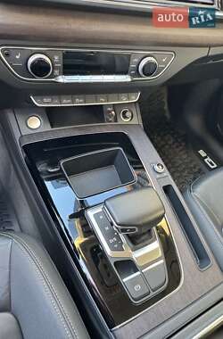 Внедорожник / Кроссовер Audi Q5 2020 в 