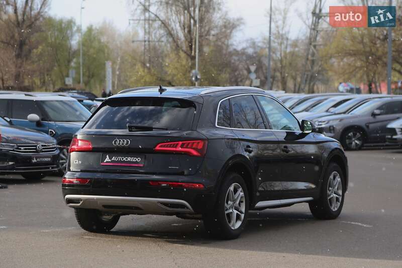 Позашляховик / Кросовер Audi Q5 2019 в Києві