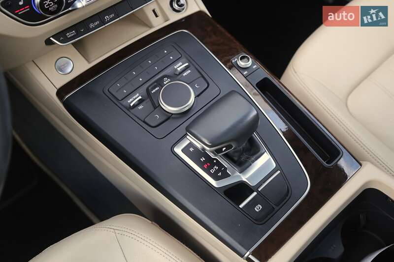 Позашляховик / Кросовер Audi Q5 2019 в Києві