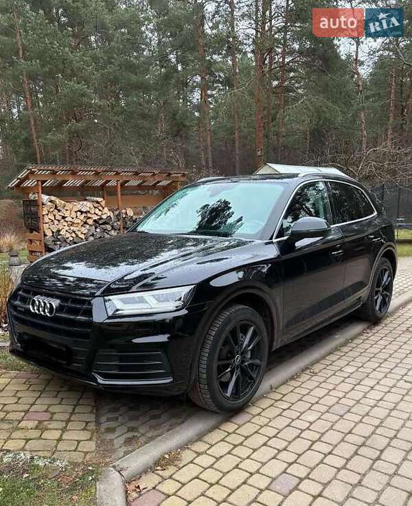 Позашляховик / Кросовер Audi Q5 2017 в 