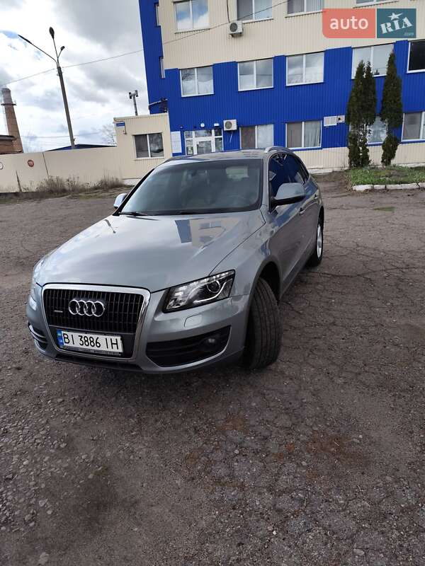 Внедорожник / Кроссовер Audi Q5 2011 в 