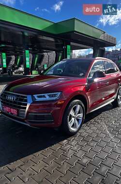 Внедорожник / Кроссовер Audi Q5 2017 в 