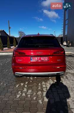 Внедорожник / Кроссовер Audi Q5 2017 в 