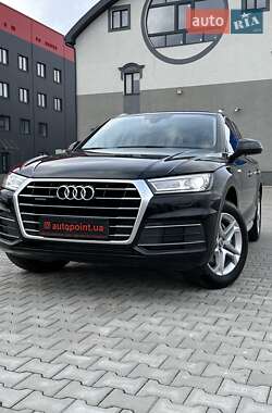 Внедорожник / Кроссовер Audi Q5 2018 в 
