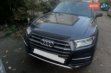 Внедорожник / Кроссовер Audi Q5 2018 в 